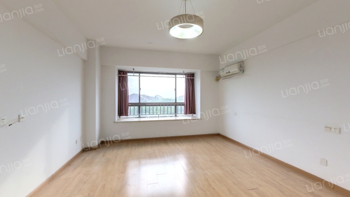 辰龙雅苑二手房实景图