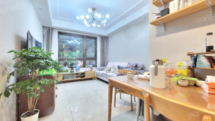运杰御澜雅苑二手房实景图