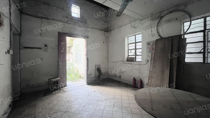 龙江居委会二手房实景图