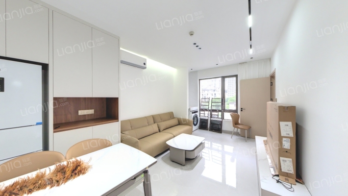 融信·铂悦湾二手房实景图