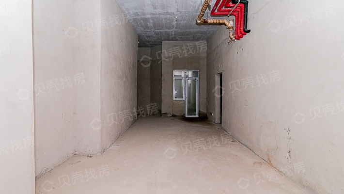 托斯卡纳，高档小区 成熟别墅区 ，上下5层，内有电梯-卧室B