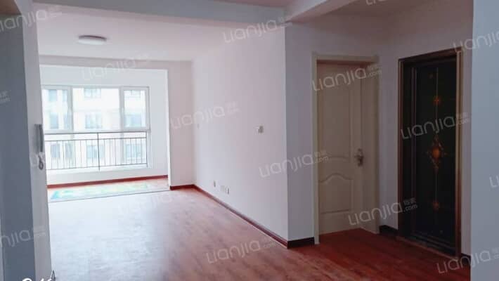 品烁华年(莱西)二手房实景图