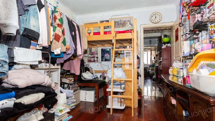 镇宁路405弄二手房实景图