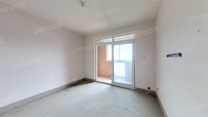 瑞和华苑南区二手房实景图