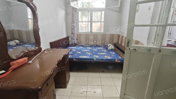 地毯厂路11号二手房实景图