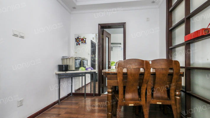 万航小区二手房实景图