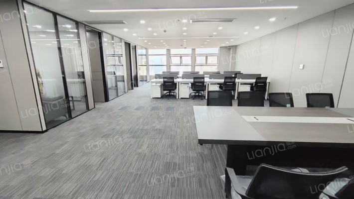 摩尔中心二手房实景图