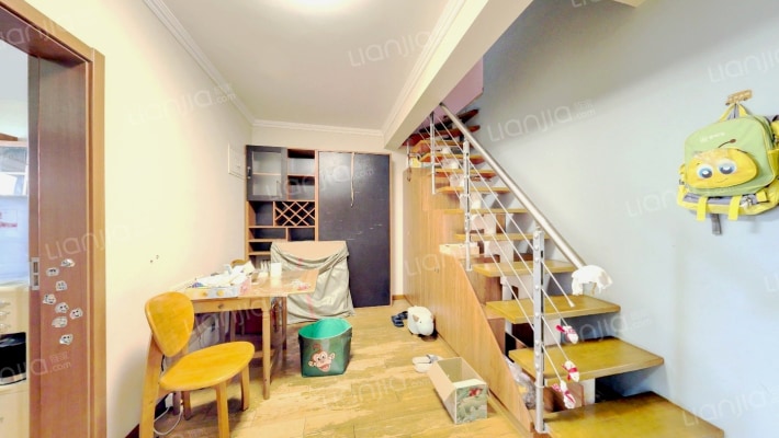 雅丽世居二手房实景图