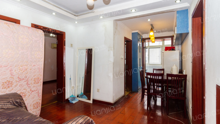 斜土路723弄二手房实景图