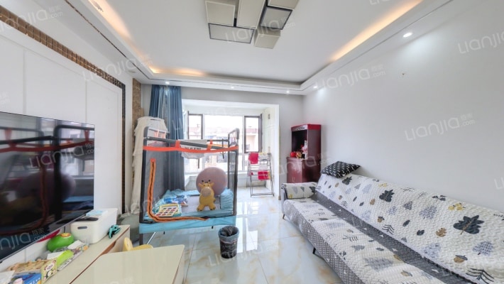 和泰尚东区二手房实景图