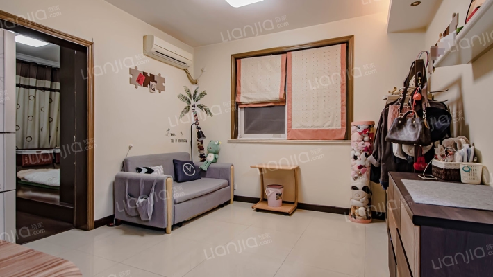 中鸿大厦二手房实景图