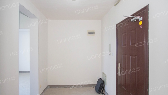 依水园一期二手房实景图