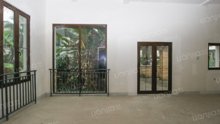 麓湖生态城白玉台二手房实景图