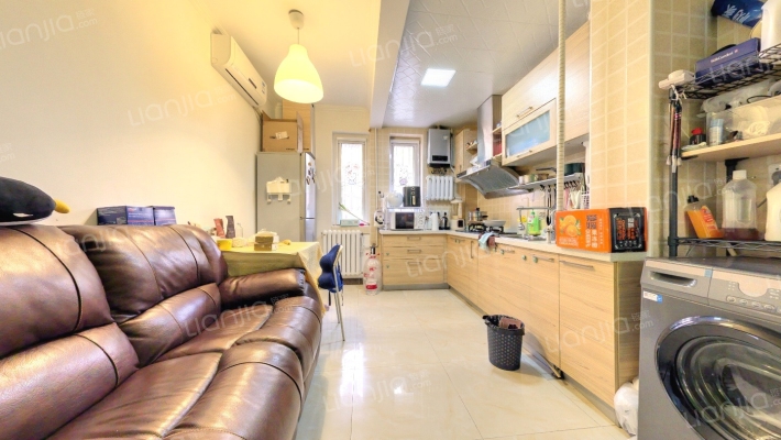 新源西里中街二手房实景图