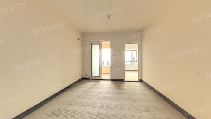 融创凡尔赛领馆四期二手房实景图