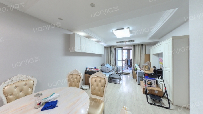 保利罗兰春天二手房实景图