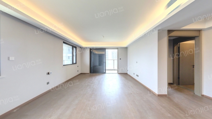 山河万物二手房实景图