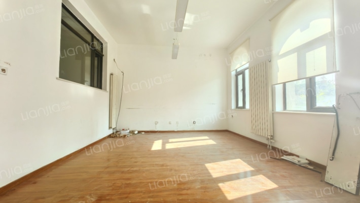 中海国际铂宫别墅二手房实景图