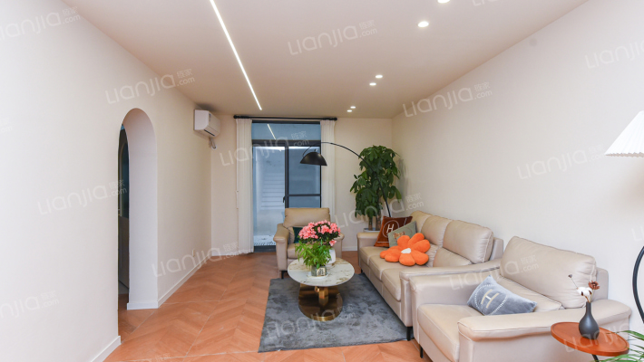 英伦美墅馆二手房实景图