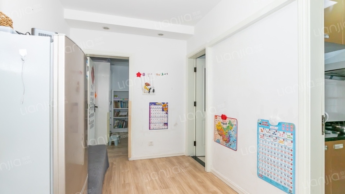 辉河大楼二手房实景图