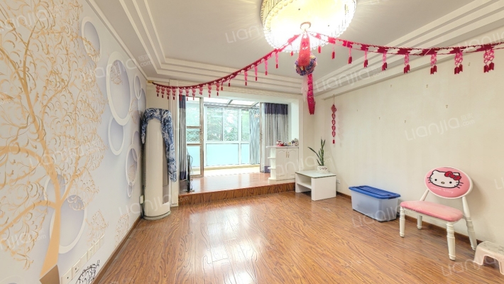 东郊小镇第八街区二手房实景图