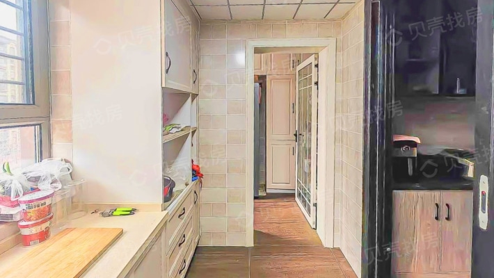 北京路 电梯花涧洋房 精装修 南北通透 带私家门厅-厨房