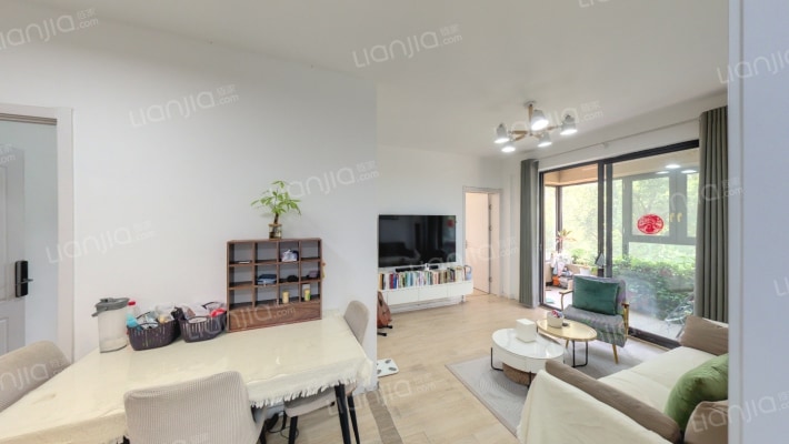 保利罗兰春天二手房实景图