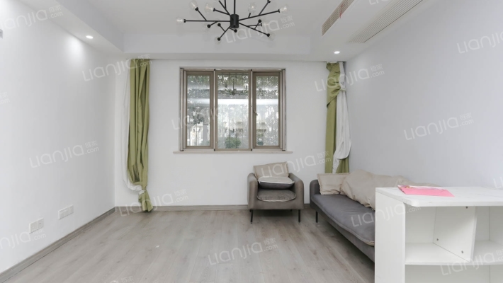 中信虹港名庭二手房实景图