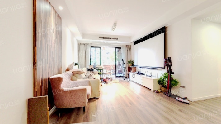 中德英伦联邦C区二手房实景图