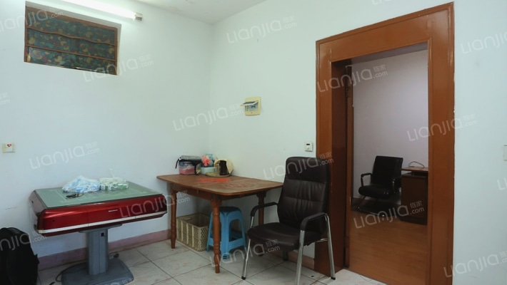 新建里二手房实景图