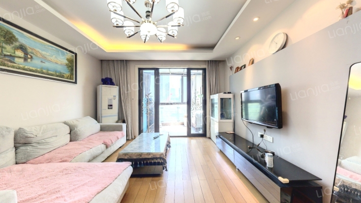 新未来花园泊爵二手房实景图