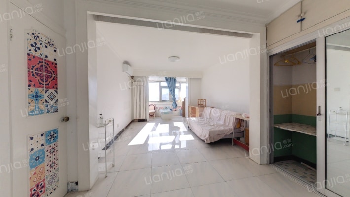 卫生局党校二手房实景图