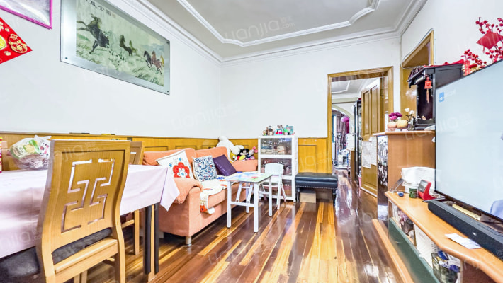 龙柏七村二手房实景图