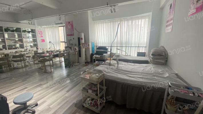 锦艺国际中心二手房实景图