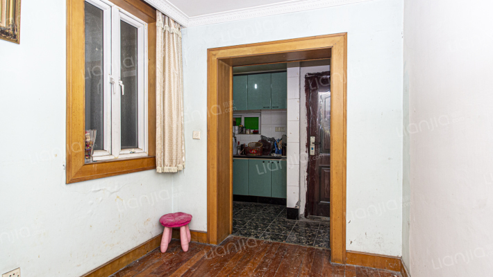 龙吴路13弄二手房实景图