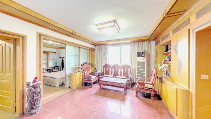 君巫路二百二十一弄二手房实景图