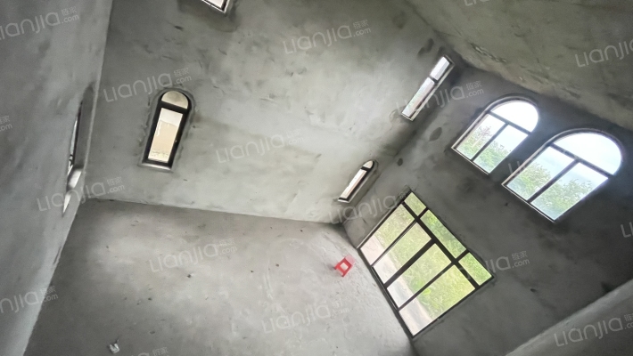 江畔豪庭二手房实景图