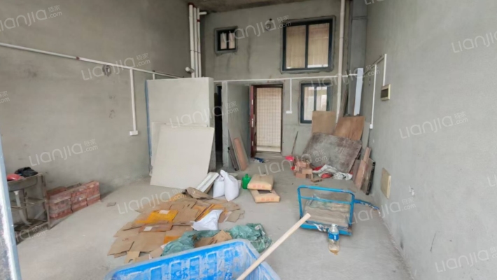 松湖兰莛二手房实景图