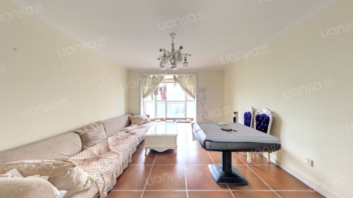 恒盛波尔多小镇南区二手房实景图