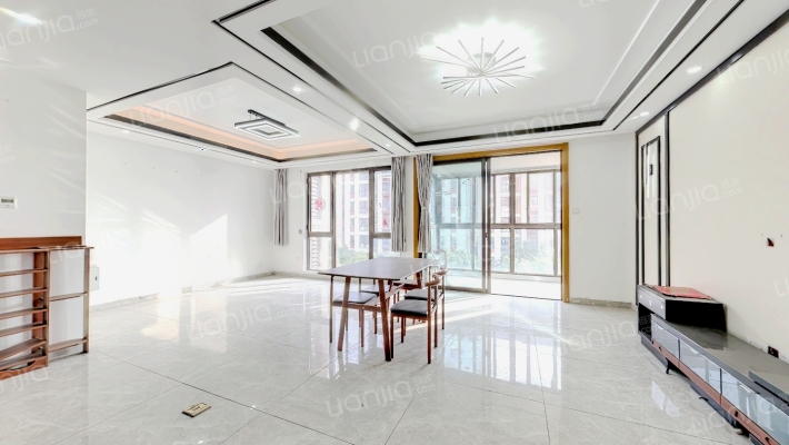 尊域雅苑二手房实景图