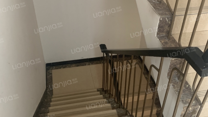 龙塔西一巷二手房实景图