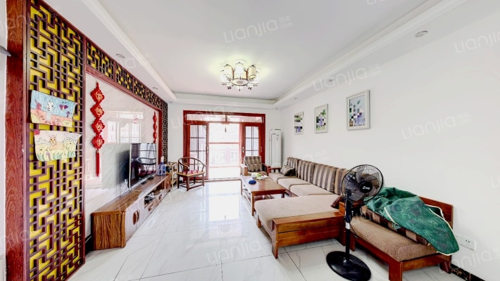 格兰小镇二手房实景图