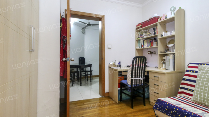 万航小区二手房实景图