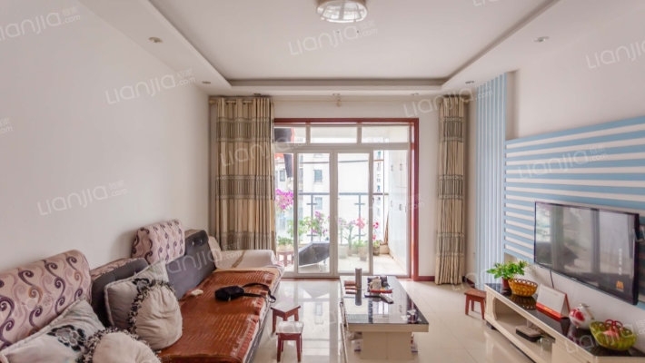 在水一方三期二手房实景图