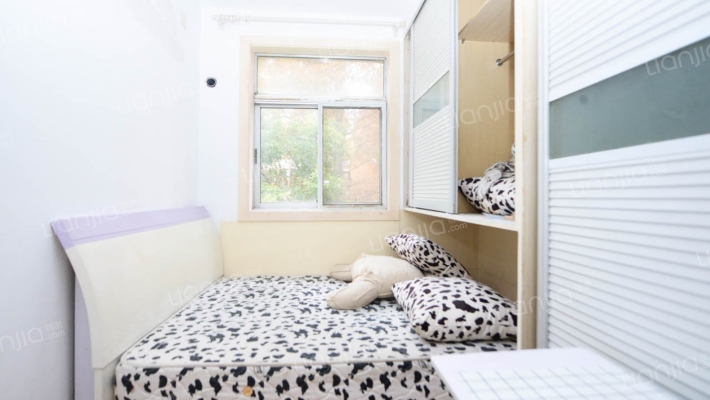 香山新村东南街坊二手房实景图