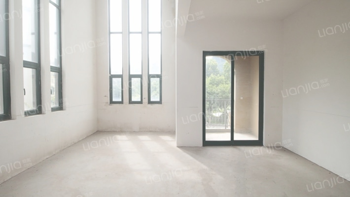 庆隆南山高尔夫国际社区荟澜山二手房实景图