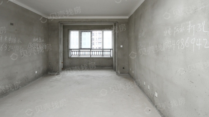 天明城 2期世家 毛坯大三房 采光好 位置佳-客厅