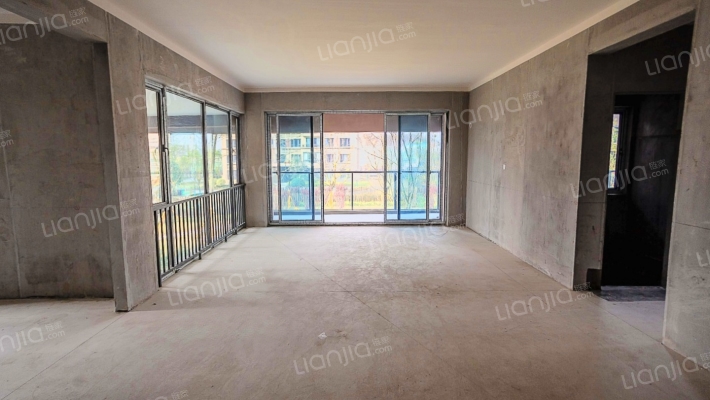 溪霞山居二手房实景图