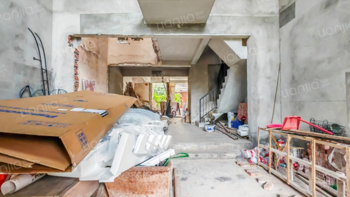 融创竣爵堡二手房实景图