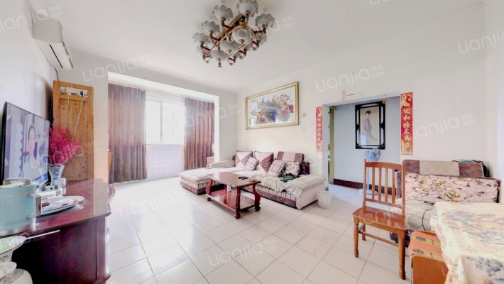 体育场东街141号二手房实景图